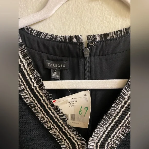 Talbots Black Textured Dress
NWT
Women’s XL
PTP-21.5
L-40.5
*Marked Down - Picture 5 of 6